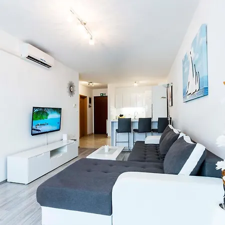 Apartment Elena Pula Exterior photo